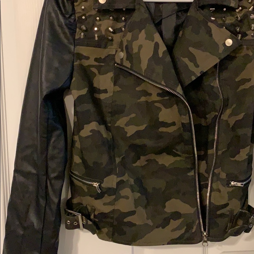 Jacket - Picture 3 of 4
